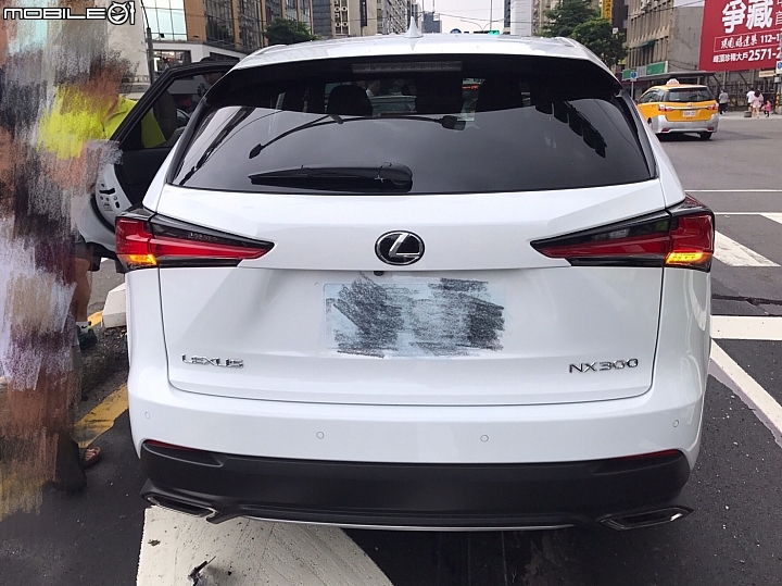 點我看大圖 Lexus NX300 nx300試車千萬要小心