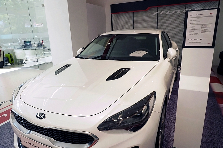 點我看大圖 139萬起,Stinger-質感與操控兼具的德國骨韓國車