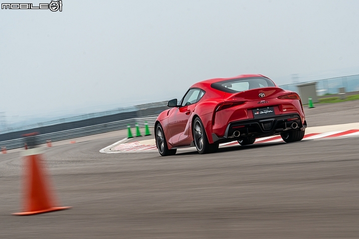 Toyota GR Supra 麗寶賽道試駕 不負經典美名 成就更高駕馭樂趣!