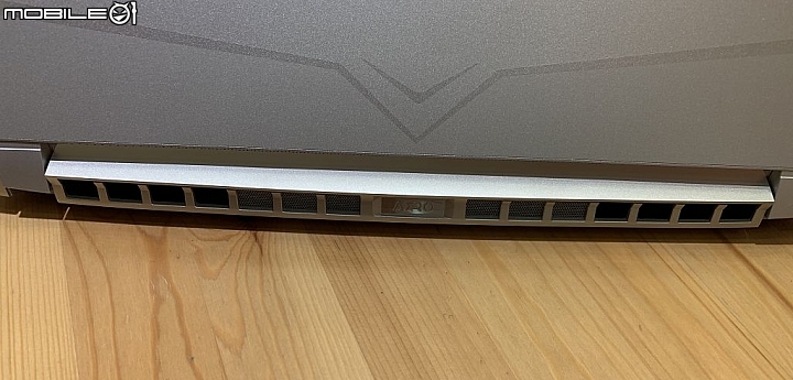 點我看大圖 <開箱> 淨白超美型 AERO 15S OLED 唯一 4K AMOLED Pantone 校色設計師專用筆電