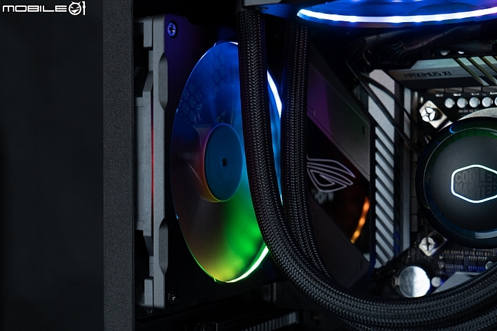 點我看大圖 穠纖合度的Evolv (? Phanteks Enthoo Evolv MATX