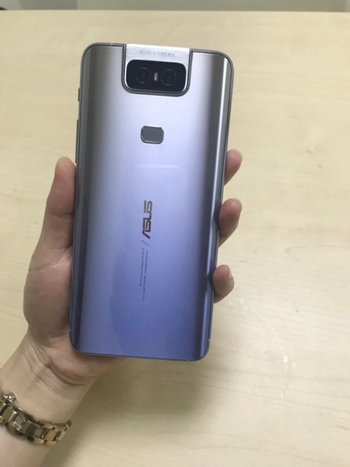 銀色Zenfone 6 微開箱