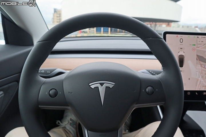 Tesla Model 3 Performance 試駕,科幻想像的現在進行式