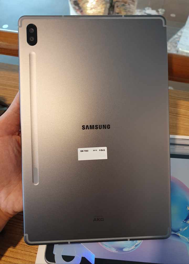 Samsung Galaxy Tab S6 霧岩灰 多圖開箱 內有與I pad pro 10.5簡單比對 無筆電大挑戰！《Samsung Galaxy Tab S6》讓你行動辦公好方便