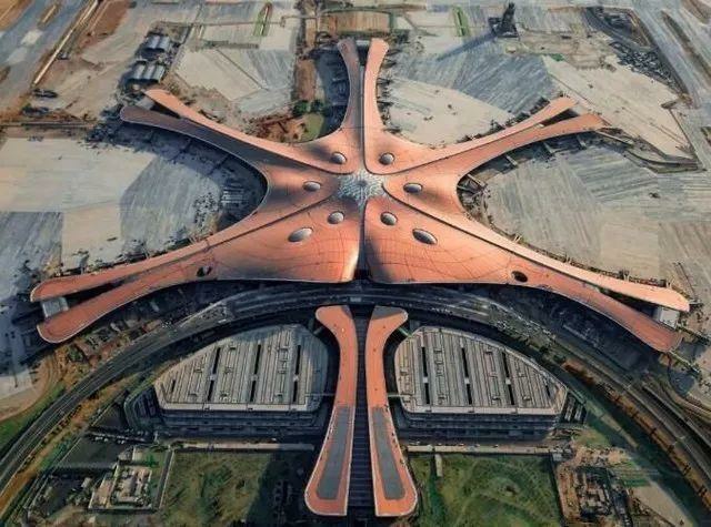 中國大陸只用4年建成的全球最大機場，太科幻了！