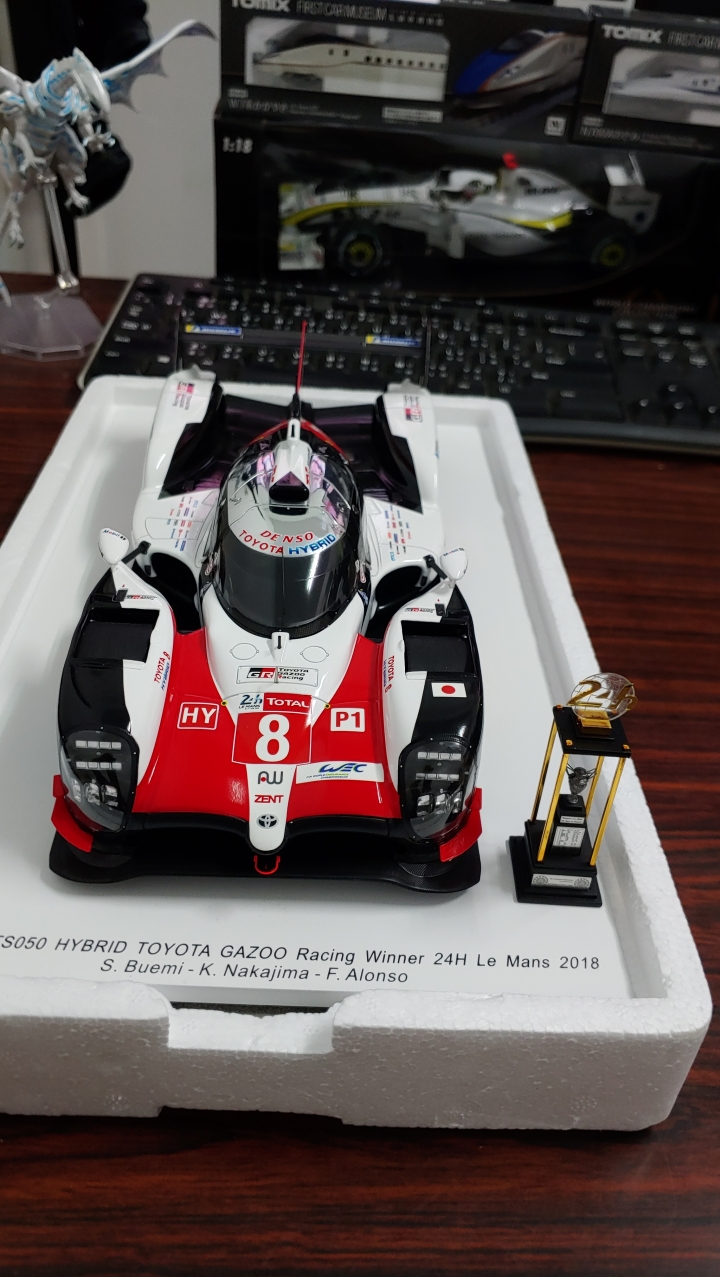 [開箱]1/18 SPARK Toyota TS050 2018