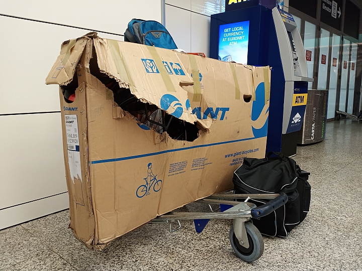 鐵馬騎幻旅程 maktub - 義瑞法之旅   （最終篇 : 巴黎戴高樂機場   全文完）