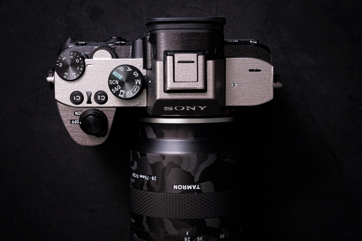 A73 機身仿富士復古貼膜 + Tamron2875 迷彩貼膜 LIFEGUARD 開箱