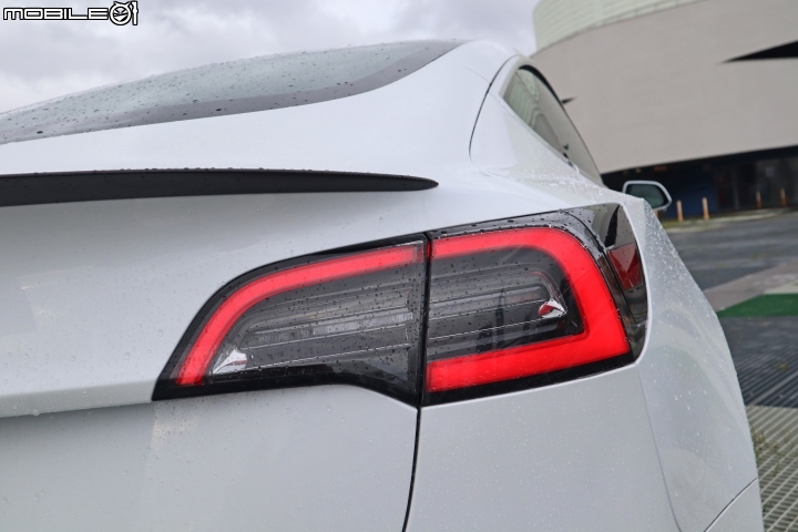 Tesla Model 3 Performance 試駕,科幻想像的現在進行式