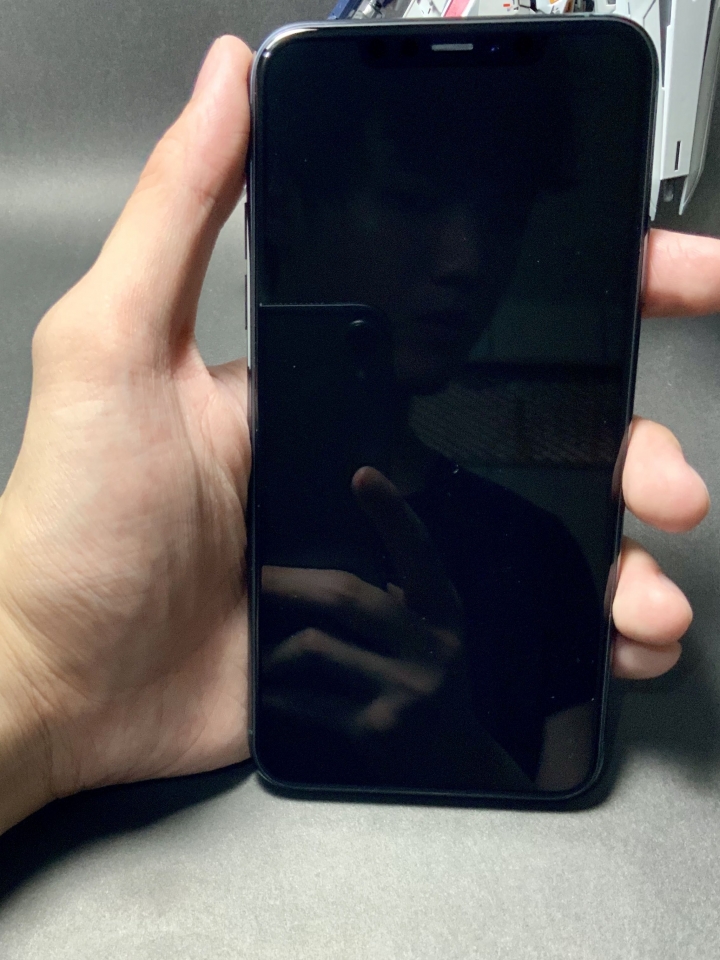 開箱 iPhone 11 Pro Max 夜幕綠首日開箱分享