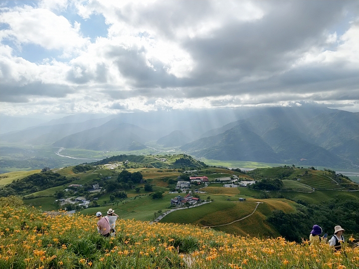點我看大圖 六十石山實拍:旅遊只帶一顆85mm F1.8 S的可行性,算是還ok!但可能需要手機幫忙。