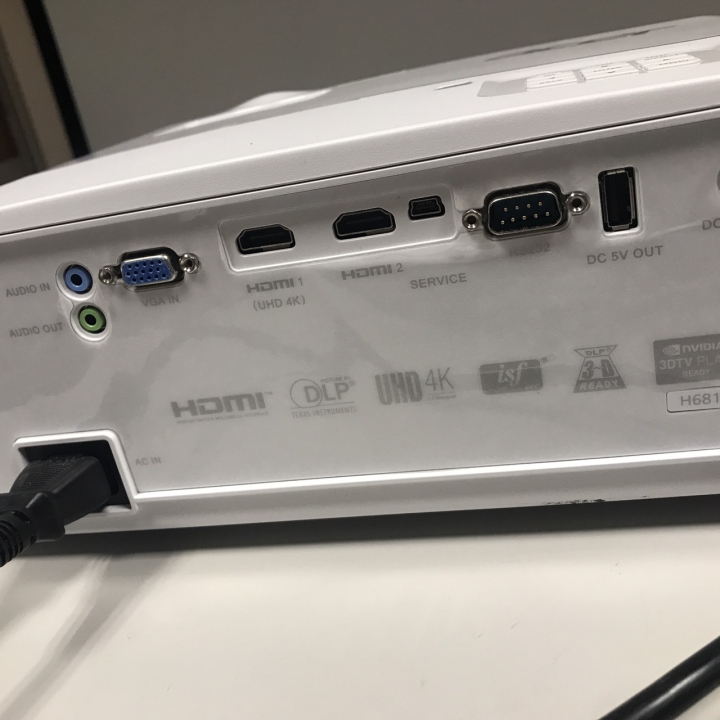 開箱  剛買熱騰騰的 Acer H6810 4K HDR投影機  CP值太爆表了吧