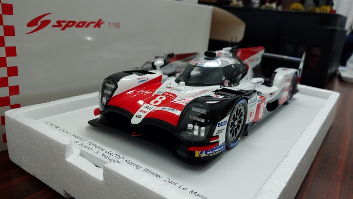 [開箱]1/18 SPARK Toyota TS050 2018
