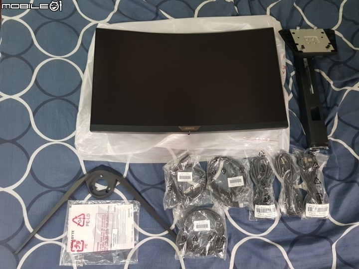 AORUS CV27Q微開箱(HBR3,FreeSync2 HDR,1500R,2K)