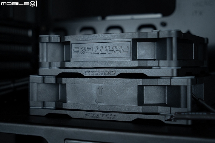 點我看大圖 穠纖合度的Evolv (? Phanteks Enthoo Evolv MATX