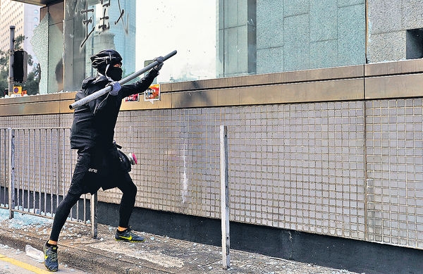 香港為何會產生年輕暴徒？
