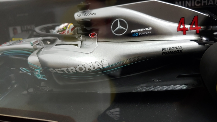 [開箱]MINICHAMPS 1/18 MERCEDES  W09   L.HAMILTON