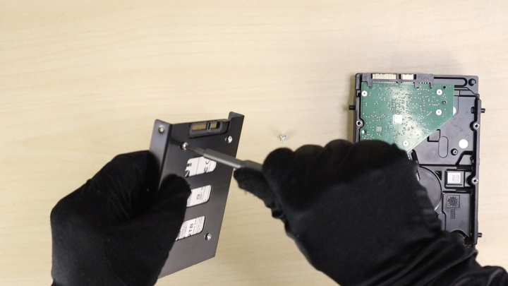 博帝 P200 2TB 2.5 吋 SATA 3 固態硬碟，準備改裝 iMac