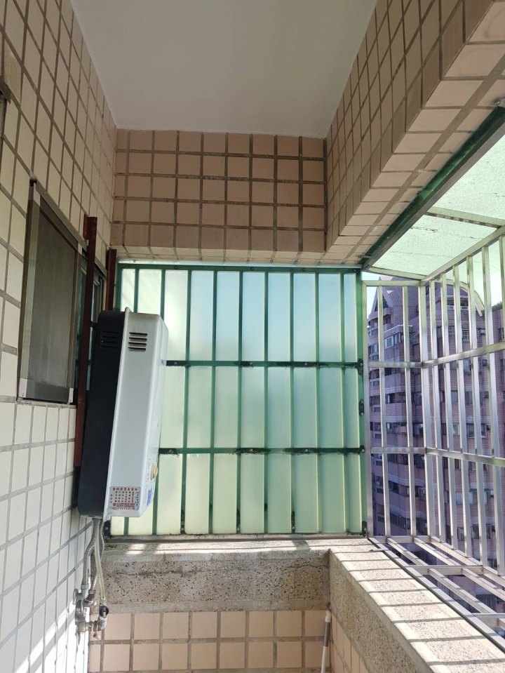 [開箱]櫻花DH1693N渦輪增壓智能恆溫熱水器~~
