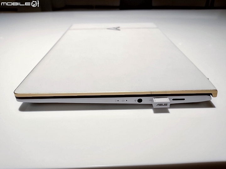 ZenBook Edition 30 白色高質感皮革精品筆電開箱