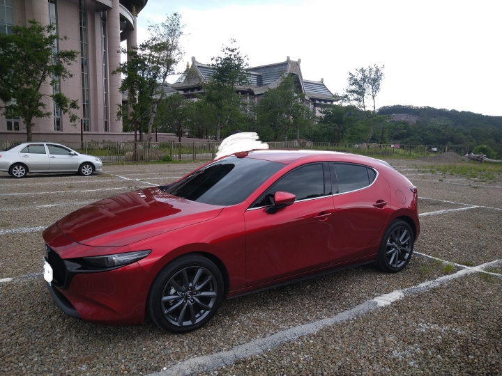 四代 MAZDA3 BOSE旗艦型5門 小紅馬開箱