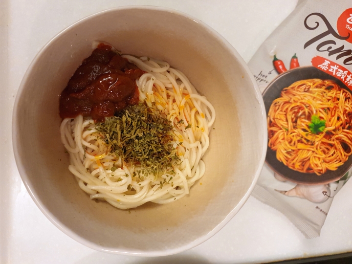 瓦城酸辣乾拌麵 ＿超愛這種泰式香味