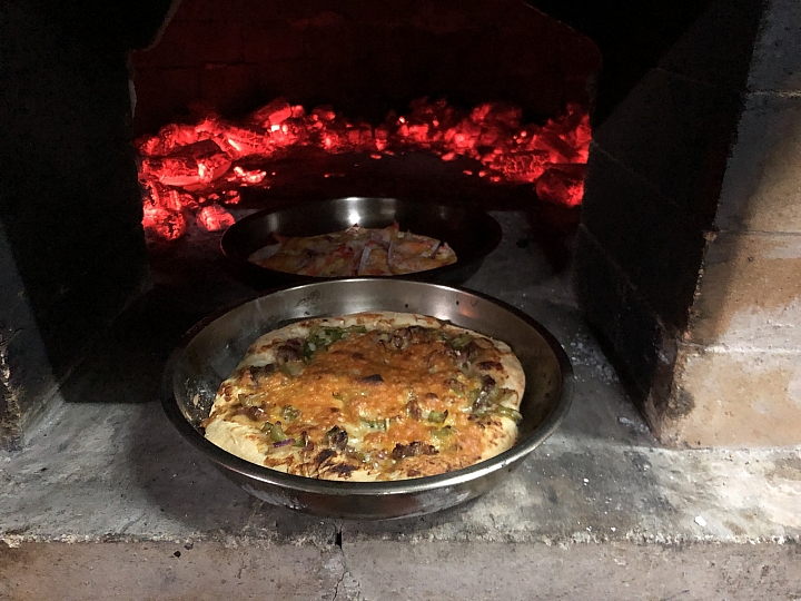 窯烤配備再升級，生火超簡單! 風雨交加的夜晚，瘋狂窯烤20個pizza!