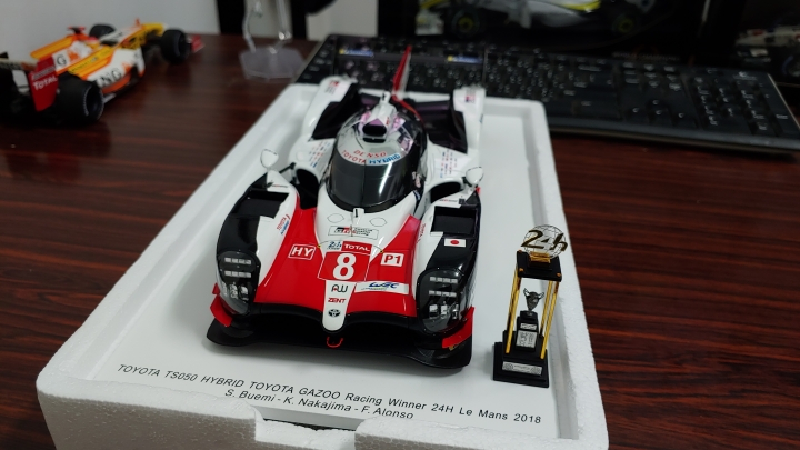 [開箱]1/18 SPARK Toyota TS050 2018