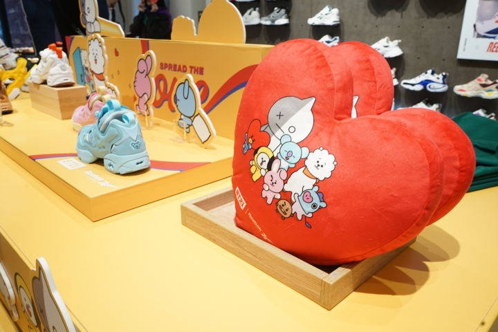 Reebok x BT21 InstaPump Fury 聯名系列發表!當 Reebok 遇到宇宙明星 BT21
