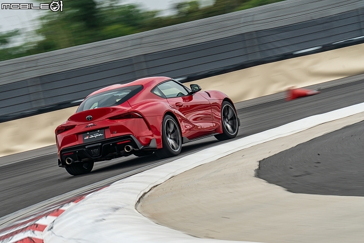 Toyota GR Supra 麗寶賽道試駕 不負經典美名 成就更高駕馭樂趣!