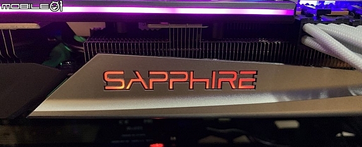 帥氣 ARGB 三風扇 SAPPHIRE Nitro+ RX 5700XT 8G 新品開箱