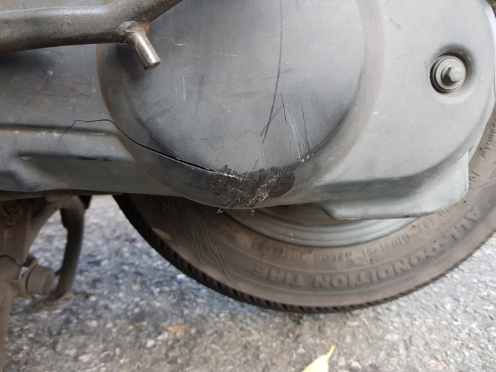 [請協助提供行車紀錄器或攝影機錄影]台中治安怎麼了!!??機車停在機車格內遭破壞
