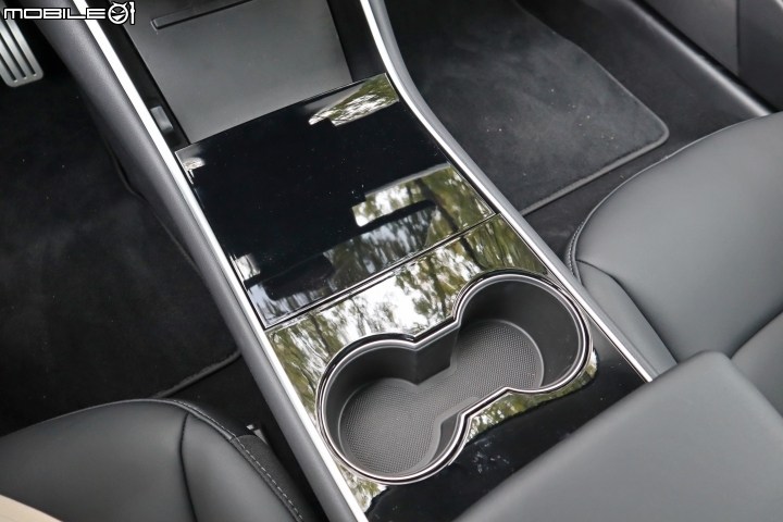 Tesla Model 3 Performance 試駕,科幻想像的現在進行式