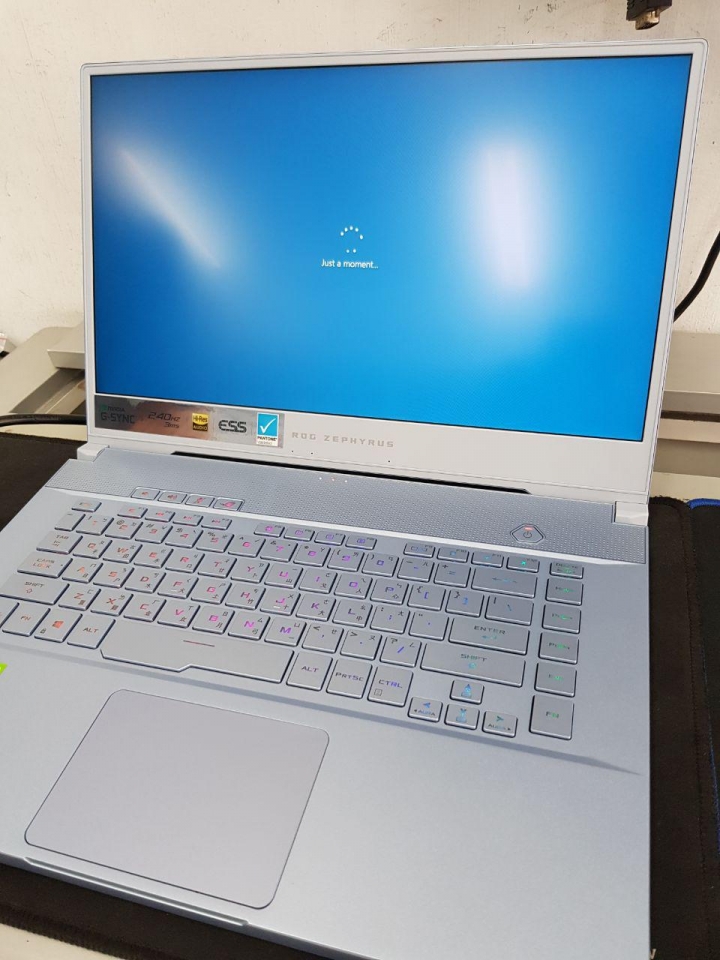ASUS ROG GX502GV 冰河藍 開箱