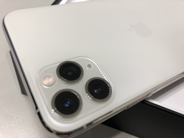 Apple iPhone 11 Pro Max 銀色 開箱 之二