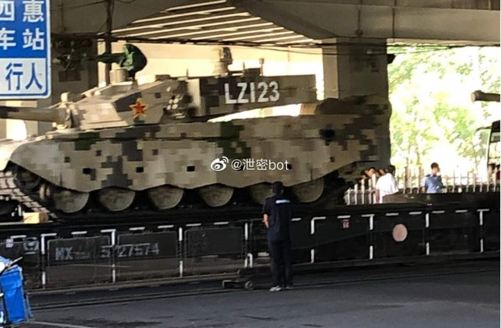 緊張進行中