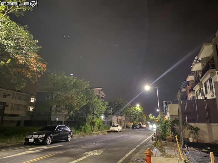 Iphone11 夜拍模式白點疑問❓
