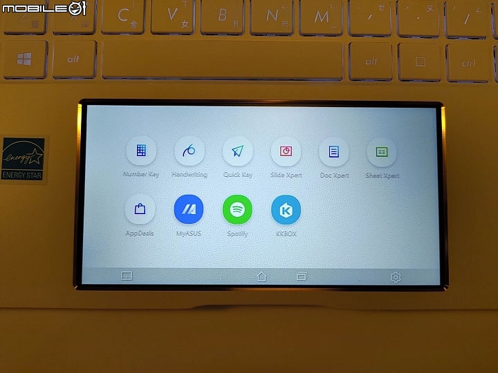 ZenBook Edition 30 白色高質感皮革精品筆電開箱