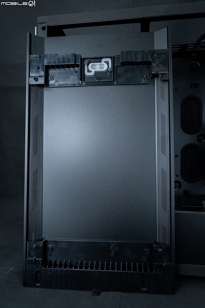 點我看大圖 穠纖合度的Evolv (? Phanteks Enthoo Evolv MATX