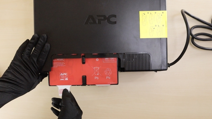 開箱 APC BR1500G-TW 在線互動式不斷電系統