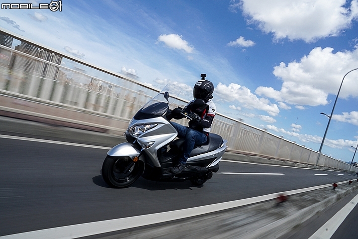 SUZUKI Burgman 200 ABS試駕 超大車箱純正休旅風