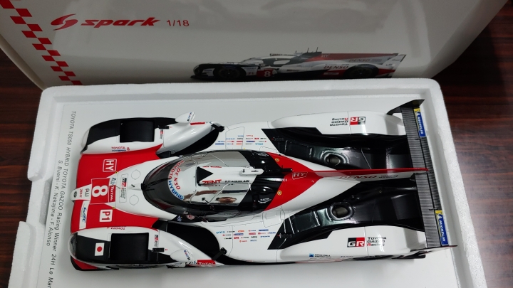 [開箱]1/18 SPARK Toyota TS050 2018