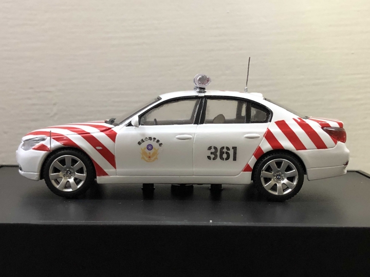 1/43 國道警察 BMW E60 紅斑馬變身紀實