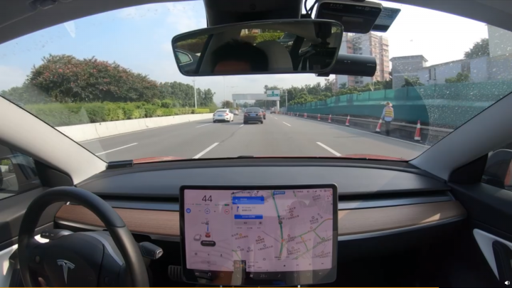 《Autopilot》"偵測到建築物"提示 (v2019.32)
