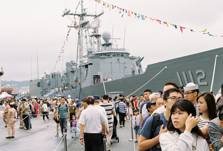 [Canon EOS 300]黑輪知性之旅[Kodak 200][50mm]