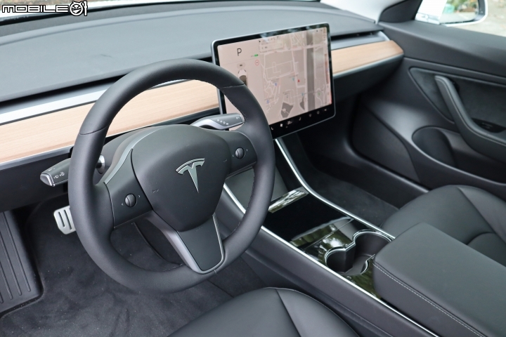 Tesla Model 3 Performance 試駕,科幻想像的現在進行式