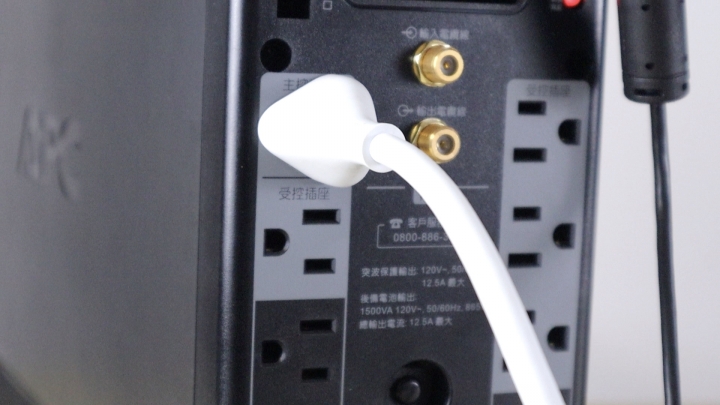 開箱 APC BR1500G-TW 在線互動式不斷電系統