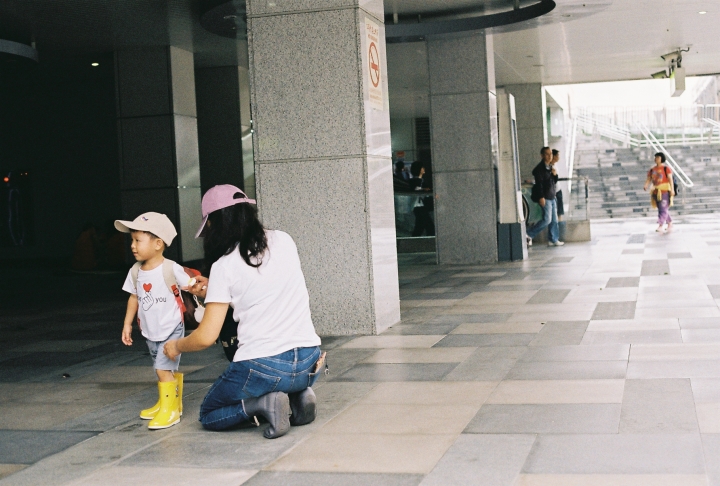 [Canon EOS 300]黑輪知性之旅[Kodak 200][50mm]