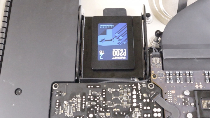 博帝 P200 2TB 2.5 吋 SATA 3 固態硬碟，準備改裝 iMac