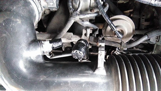 點我看大圖 (請益) 懂車 修車或有經驗的高手 廢氣閥(管)封閉的優點.缺點?